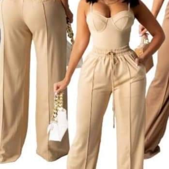 Clothes - Picture 11 of 14